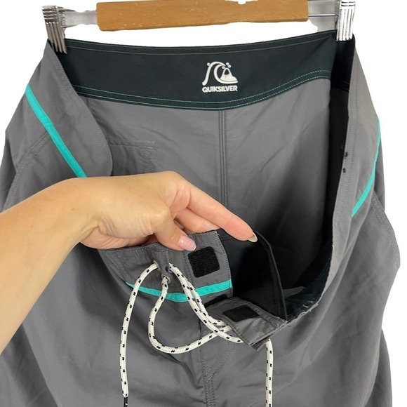 QUIKSILVER Men's Classic Yoke 17" Boardshort Swim Trunks Shorts Size 40 - Picture 10 of 16